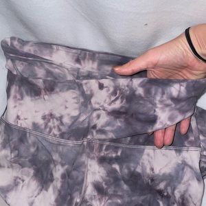 Lululemon align cross cross Diamond dye size 6